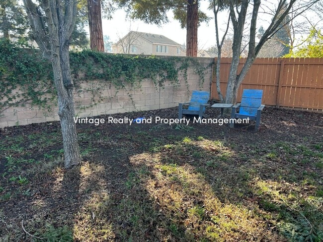 Building Photo - Charming Single-Story 3 Bedroom Home In South Natomas!!!