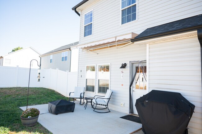 Building Photo - 2486 Griffith Rd