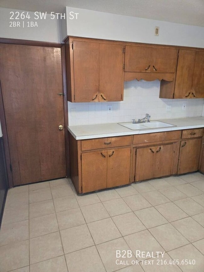 Building Photo - 2264 5th St SW