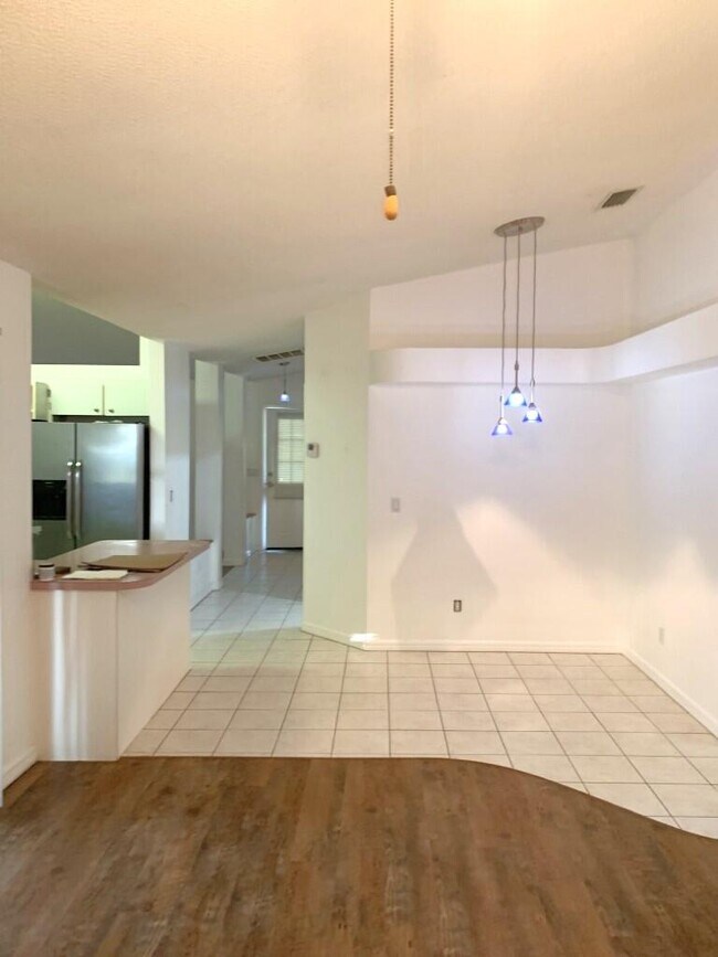 Building Photo - 3520 Egret Dr