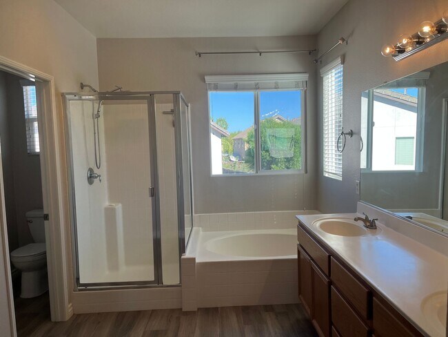 Building Photo - Rancho Bella Vista 3 bedroom on quiet cul-...