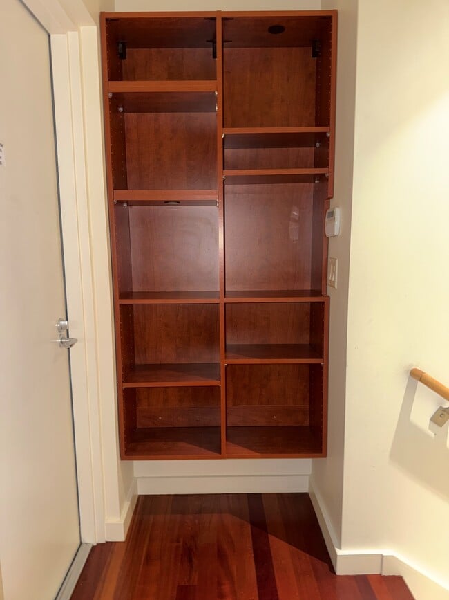 Building Photo - The Meriwether