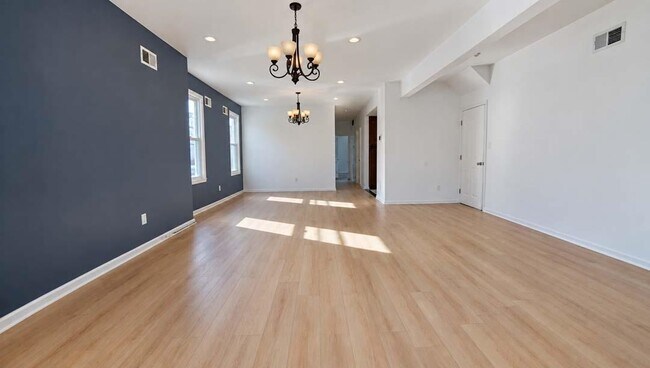 Building Photo - 275 Avenue A