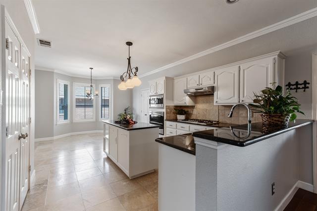 Building Photo - 1415 Normandy Ln