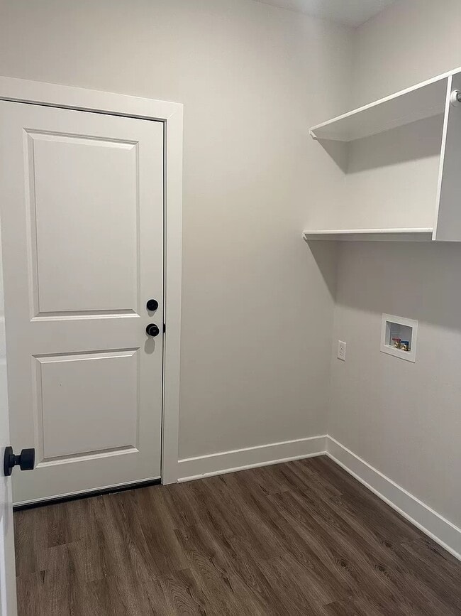 Building Photo - 15666 E 21st St N