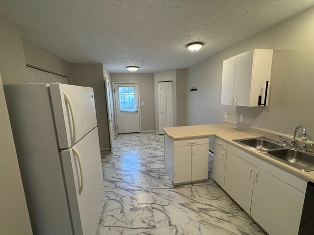 Building Photo - Newly Remodeled unit in Duplex