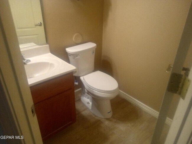 Building Photo - 13975 Vaquero Rock Dr