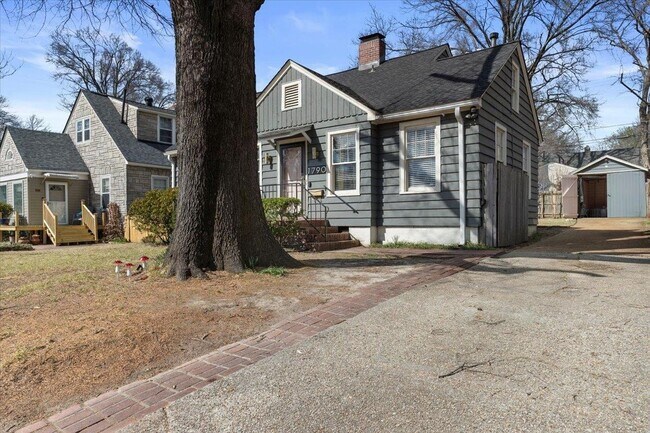 Building Photo - 1790 Lyndale Ave