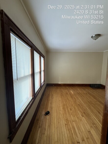 Building Photo - 2420 S 31st St