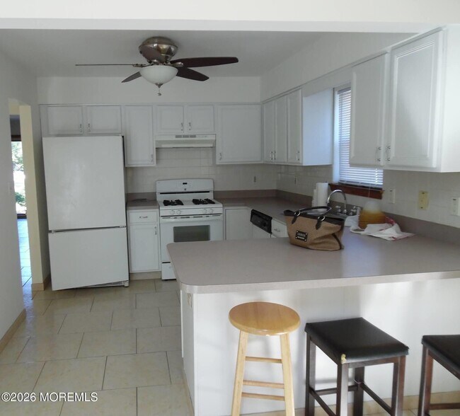 Building Photo - 319 Church St