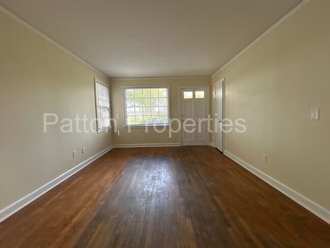 Building Photo - Corner of Plowden & South Kilbourne