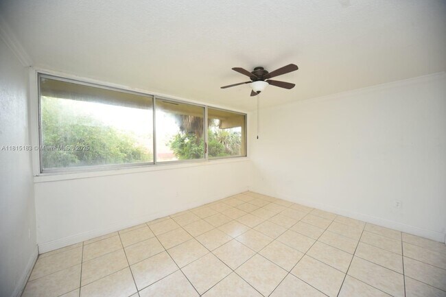 Building Photo - 1750 W 56th St