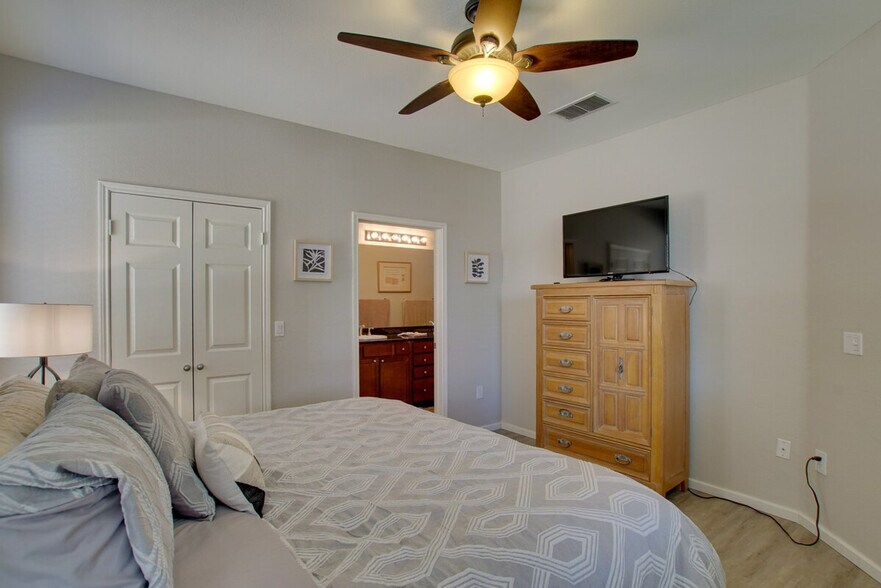 Building Photo - 7009 E Acoma Dr