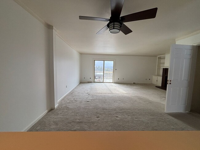 Building Photo - 3776 Kenwick Trail