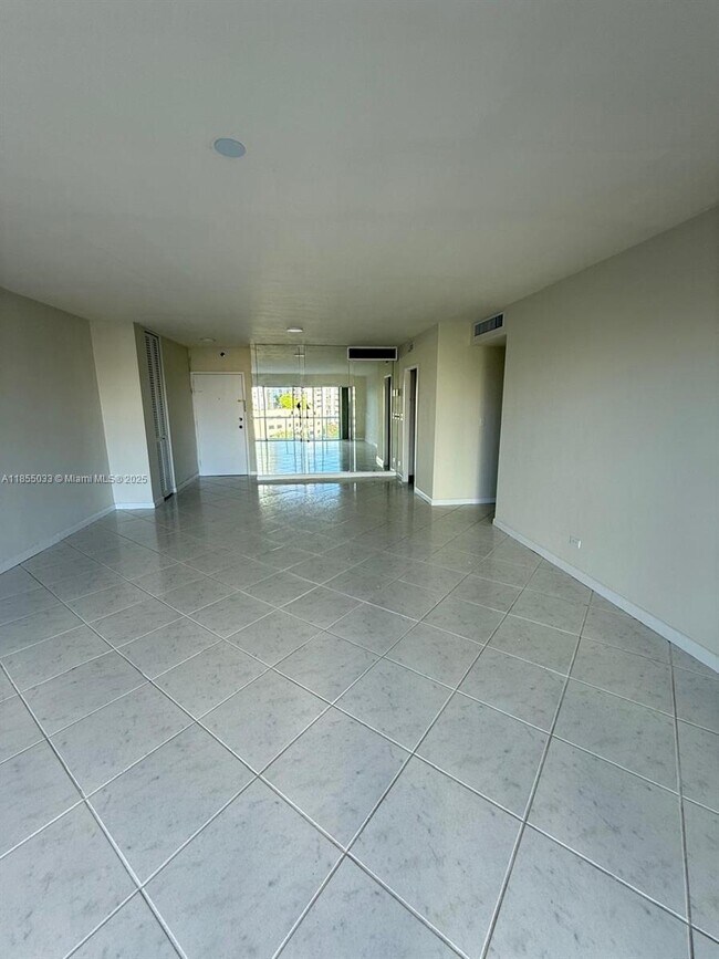 Building Photo - 2451 Brickell Ave