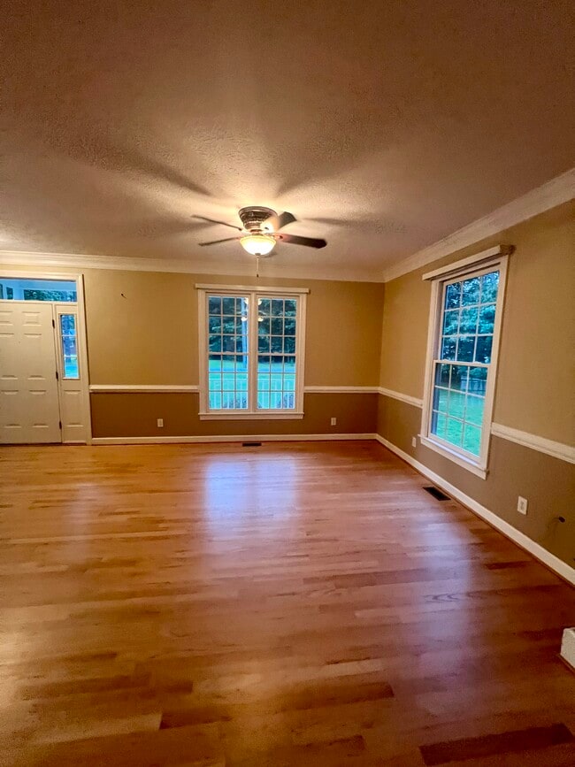 Building Photo - 22232 Haynes Ln
