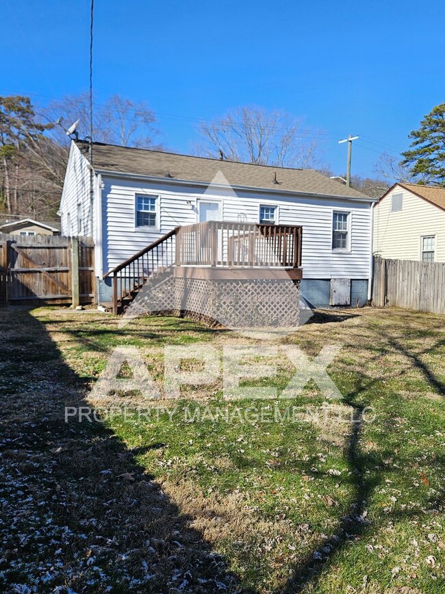 Building Photo - Craftsman Style 2 Bd 1- Ba Single Family H...