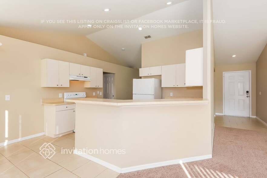 Building Photo - 3201 Thoroughbred Loop N
