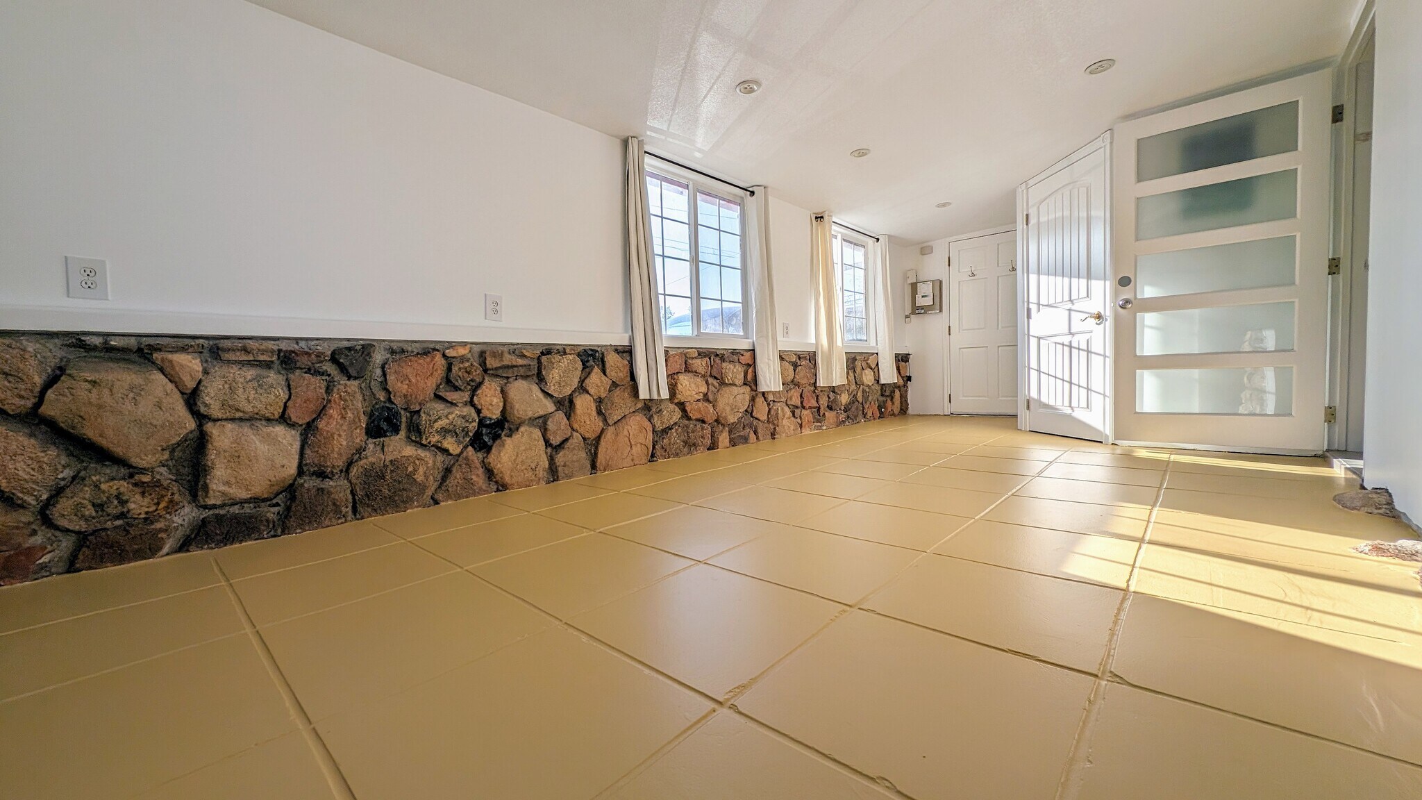 Building Photo - 72404 Cactus Dr