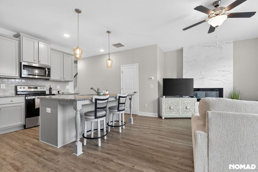 Building Photo - 110 Greenview Ct