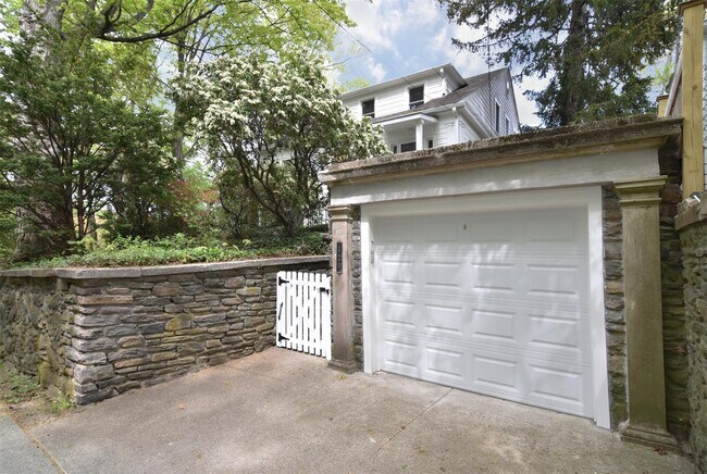 Building Photo - 120 Scarsdale Rd