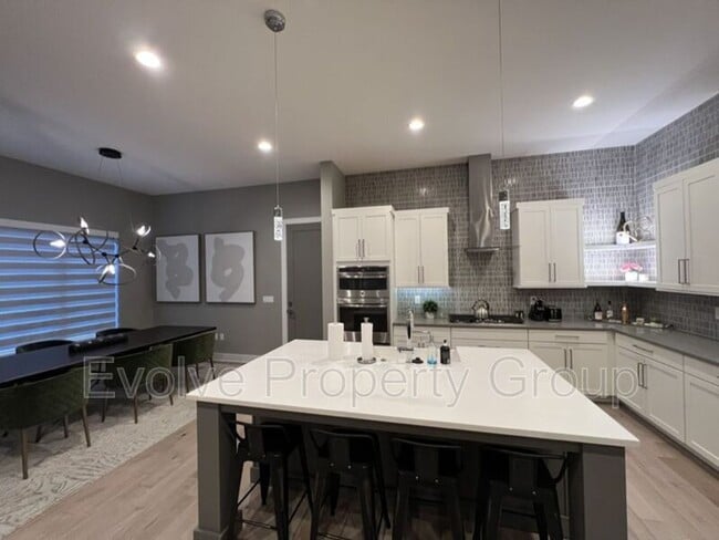 Building Photo - 183 Orange Pl