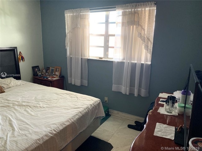 Building Photo - 607 S State Rd 7