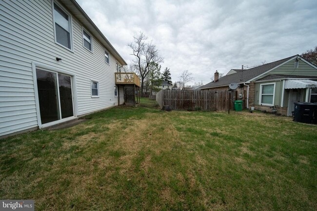 Building Photo - 11209 Caroline Ave