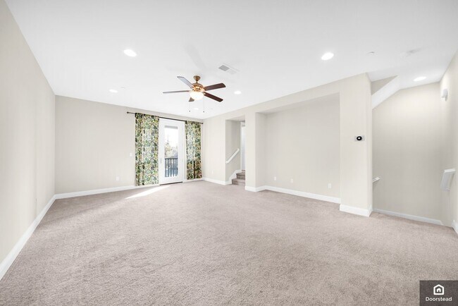 Building Photo - 3909 Portola Cmn