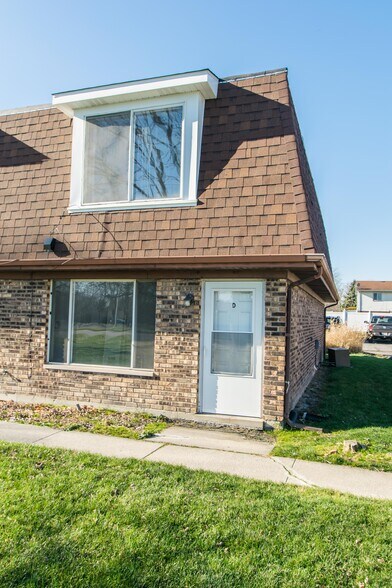 Building Photo - 7654 Whitcomb St