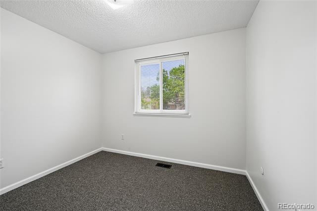 Building Photo - 15140 E Columbia Dr