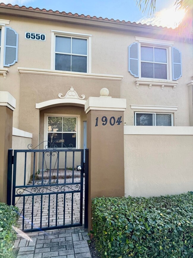 Building Photo - 6550 Morgan Hill Trl