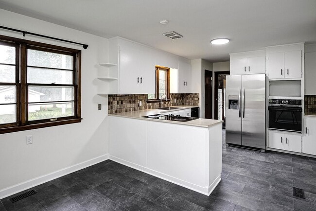 Building Photo - Beautiful 3-Bed, 2-Bath Home in West Omaha!