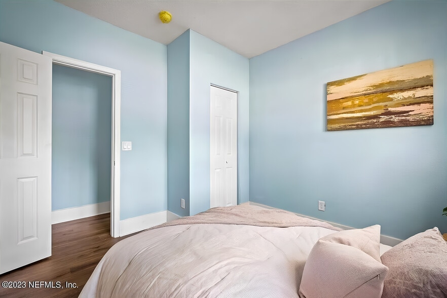 Building Photo - 7576 Calvin St