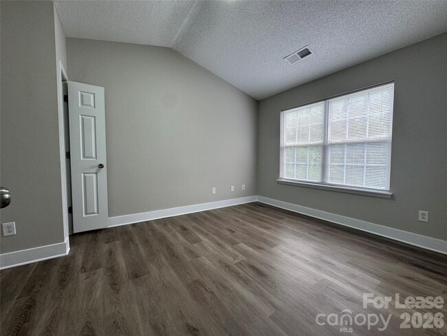 Building Photo - 3251 Blythe Ridge Ct