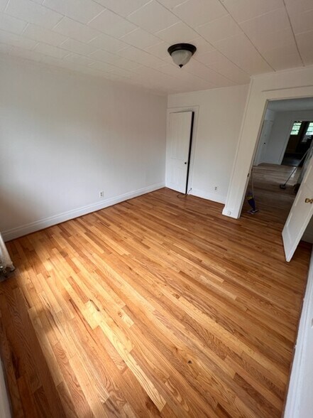 Building Photo - 21 Pearl St