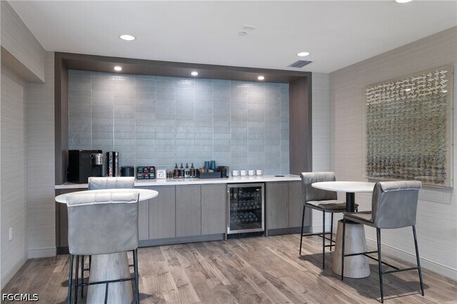 Building Photo - 3260 Stockton St