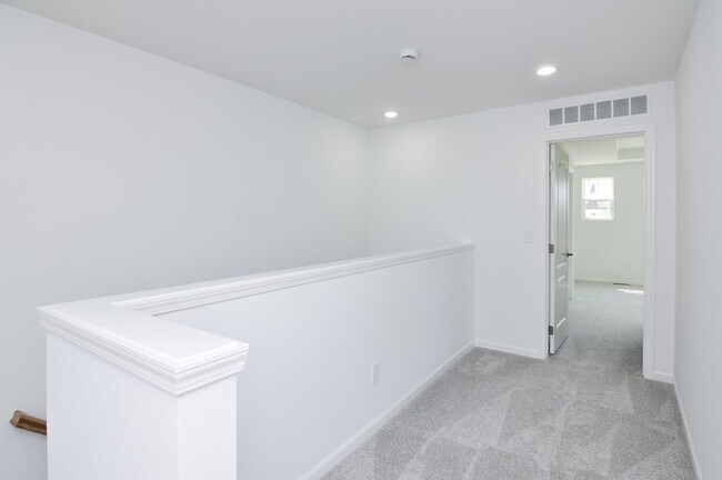 Building Photo - 5559 E Spaniel Dr