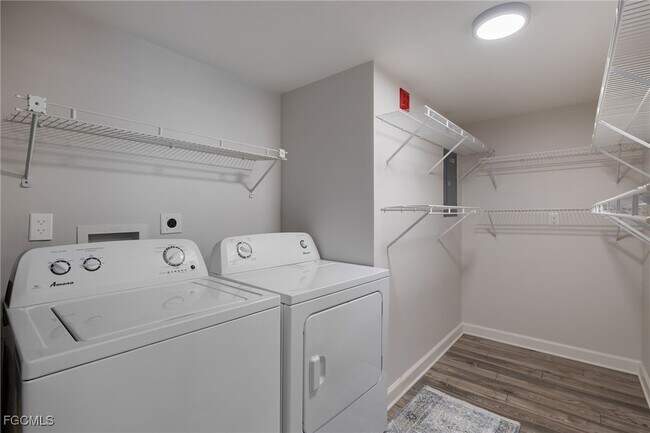 Building Photo - 3021 Sandpiper Bay Cir