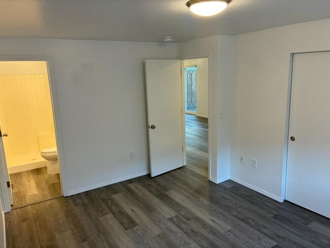 Building Photo - 15810-15810 94th Ave Ct E