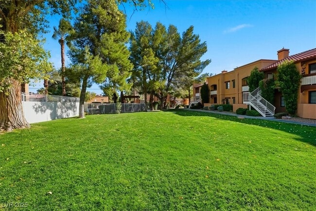 Building Photo - 5114 S Jones Blvd