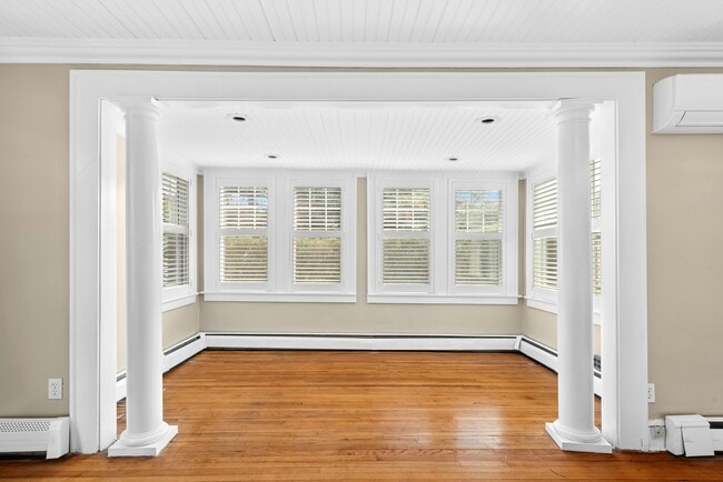 Building Photo - 2630 Boston Post Rd