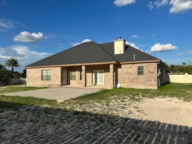Building Photo - 302 Echo Valley Dr