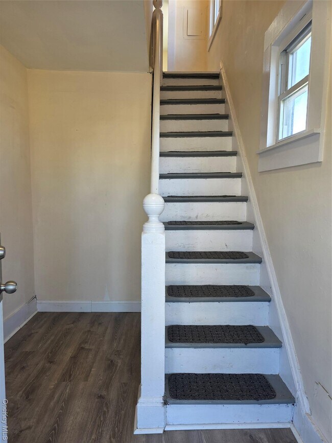 Building Photo - 185 S Franklin St