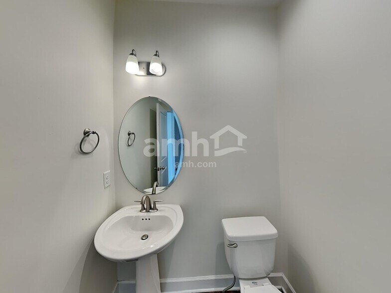 Building Photo - 4992 Chutney Dr