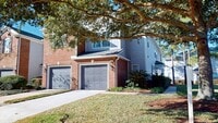 Building Photo - Beautiful 3 bedroom, 2.5 bathroom townhome