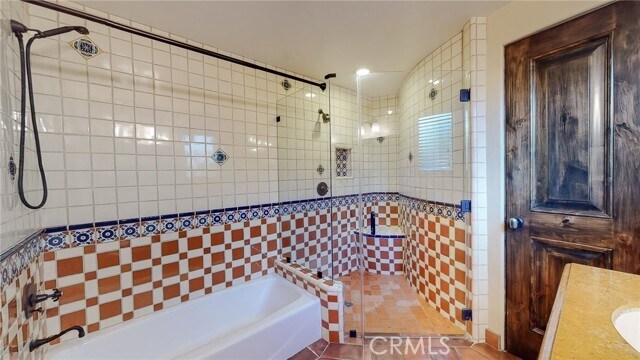 Building Photo - 227 Pso De Granada