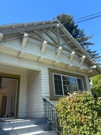 Building Photo - 438 61st St