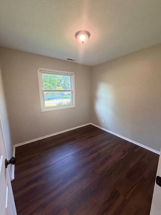 Building Photo - 6409 Deming Ln