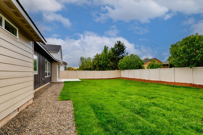 Building Photo - 3069 S Trafori Ave